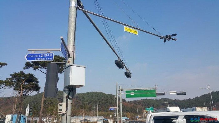 1.성연중 통학로에 설치된 방범용 CCTV.jpg